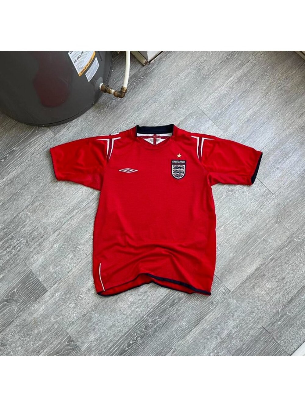 Red / White 2004-2006 Umbro / England Football / Soccer Away Embroidered Jersey